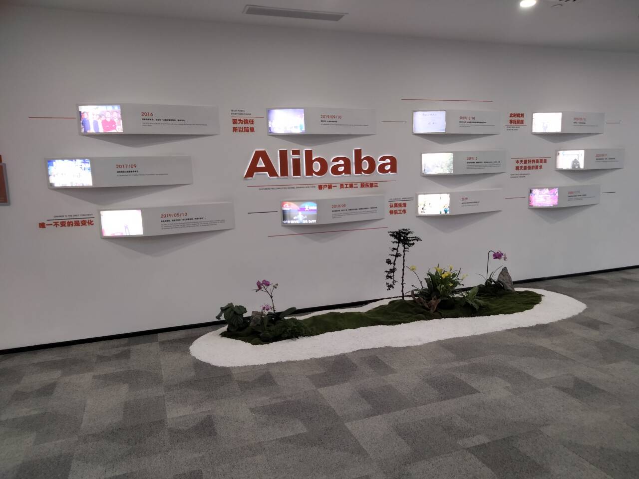 SM@F[1`LIYDC_A{VSFT{@KK